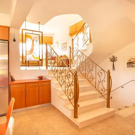 Zeusplace Sunny Villa *