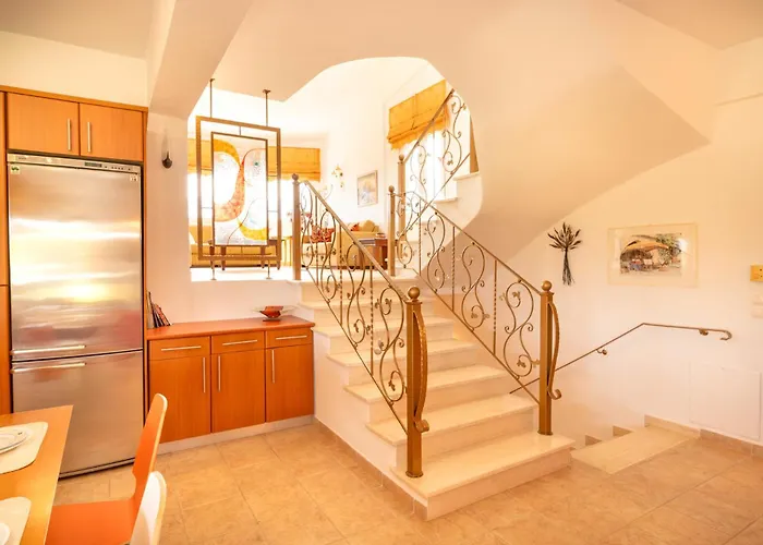 Zeusplace Sunny Villa *